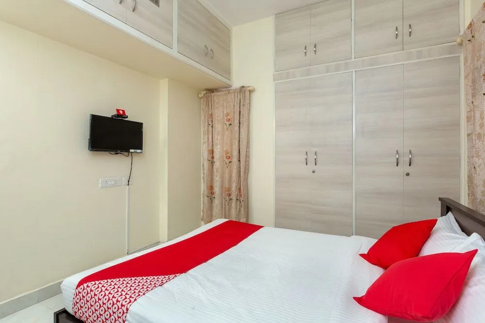 OYO 23081 Little Stay Service Apartments