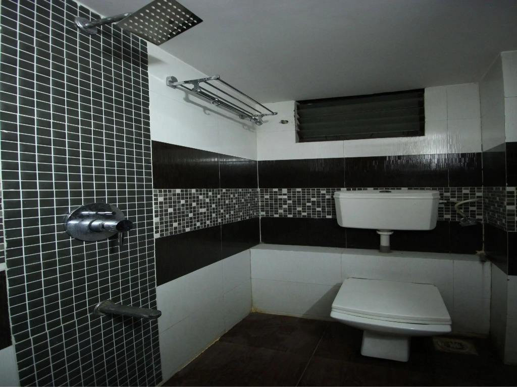OYO 893 Hotel Seven