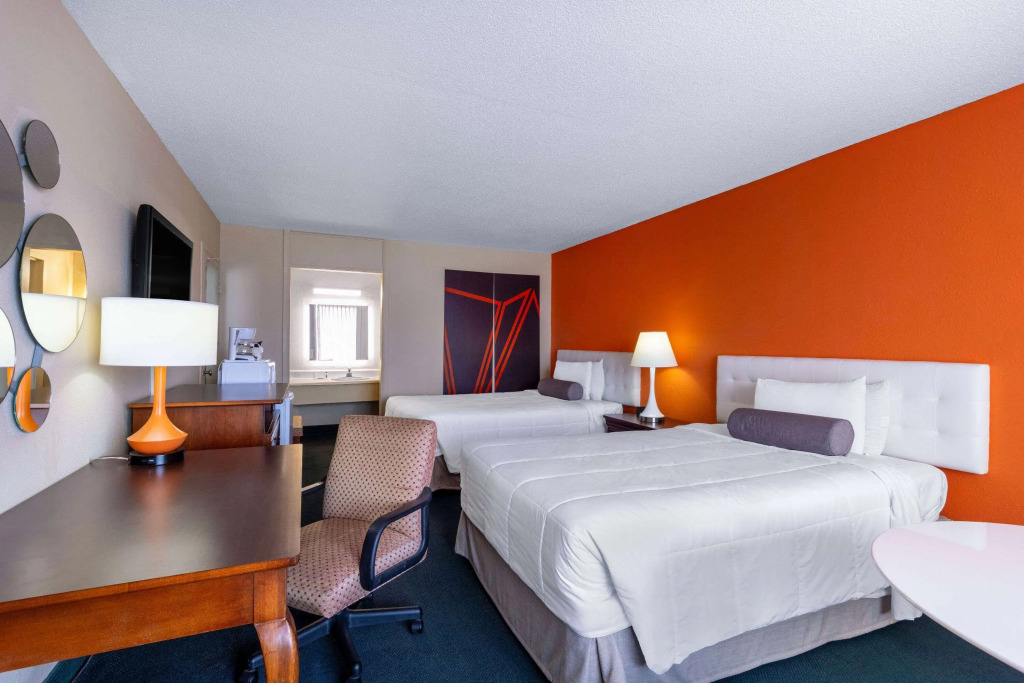 Howard Johnson by Wyndham Salem Hotel & Conference Center