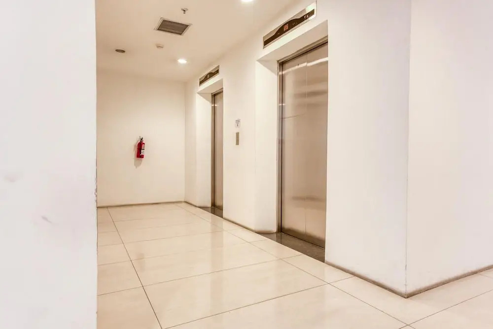 Reddoorz Apartment @ Pasar Baru Mansion