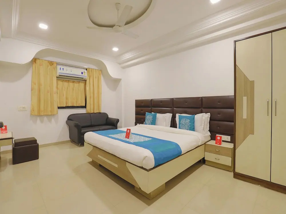 OYO Flagship 321 Vastrapur Ahmedabad