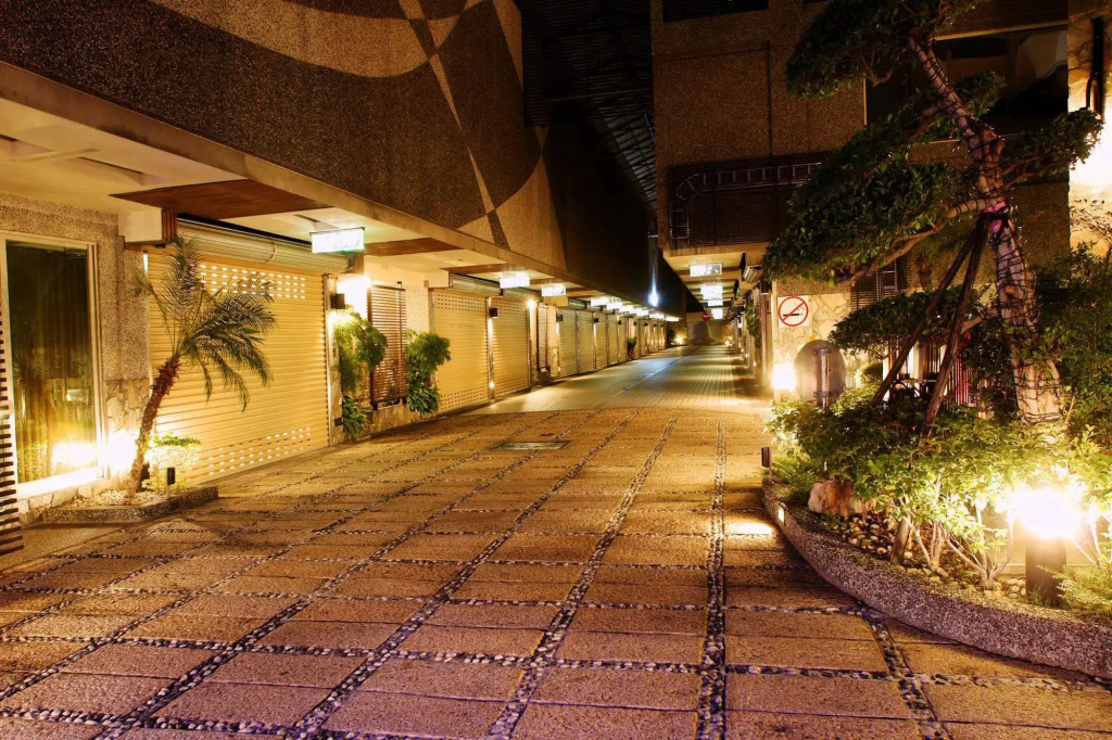 Dandelion Motel