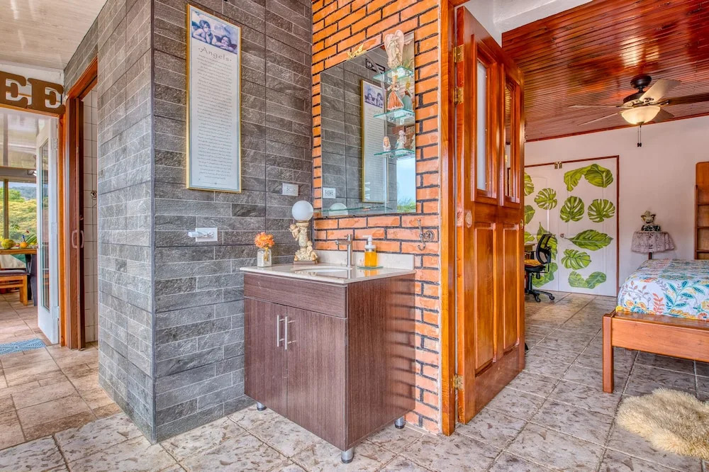 Arenal Chill Inn