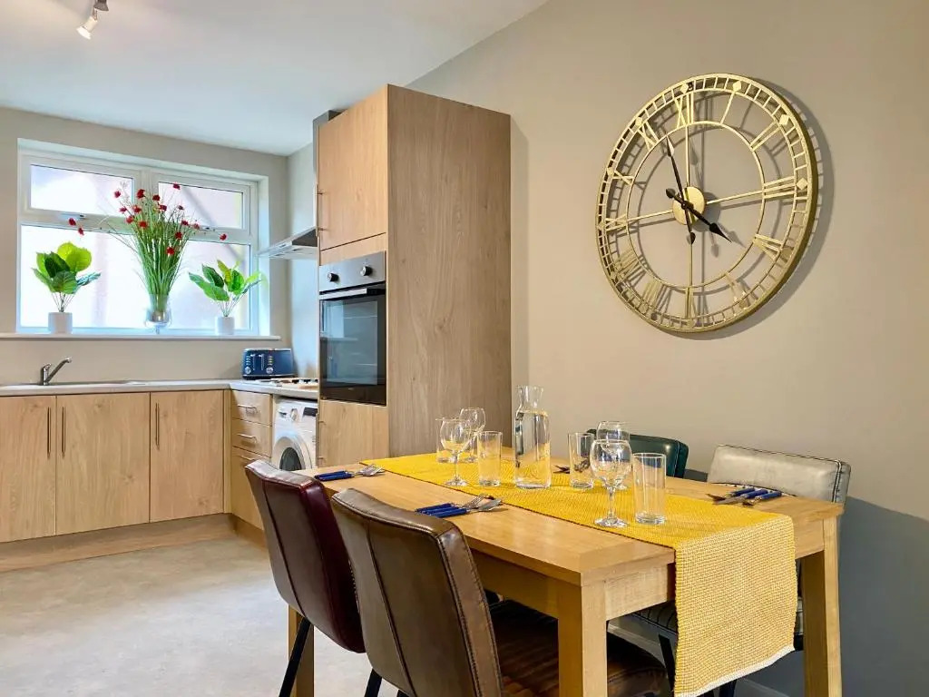 Fabulous 1 Bedroom Apartment - sleeps 4