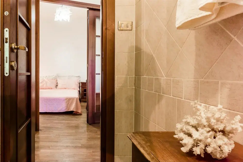 Lion Renting Trastevere