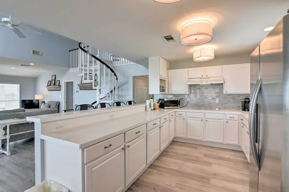 Oceanfront Galveston Home - Walk to Beach!
