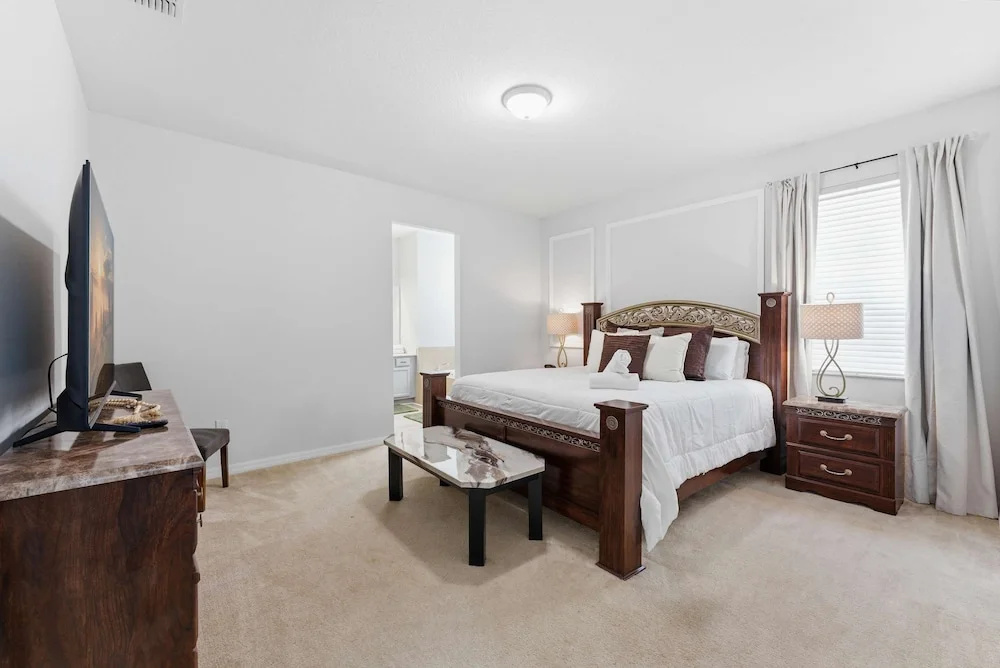 Luxurious 5-bedroom House With Pool Near Disney World - Perfect for Your Family 2613