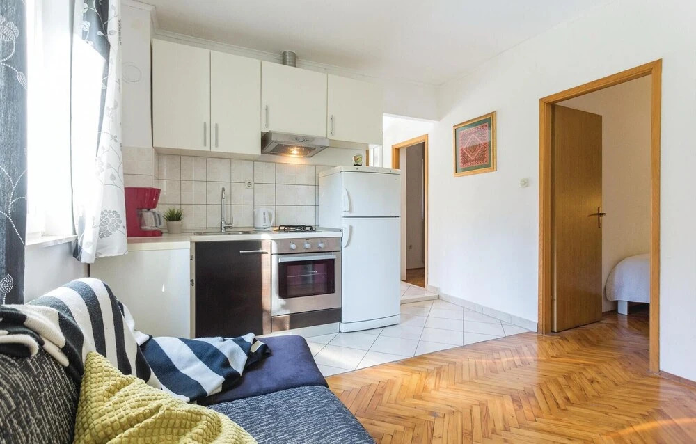Beautiful Home in Radovcici With Wifi and 2 Bedrooms