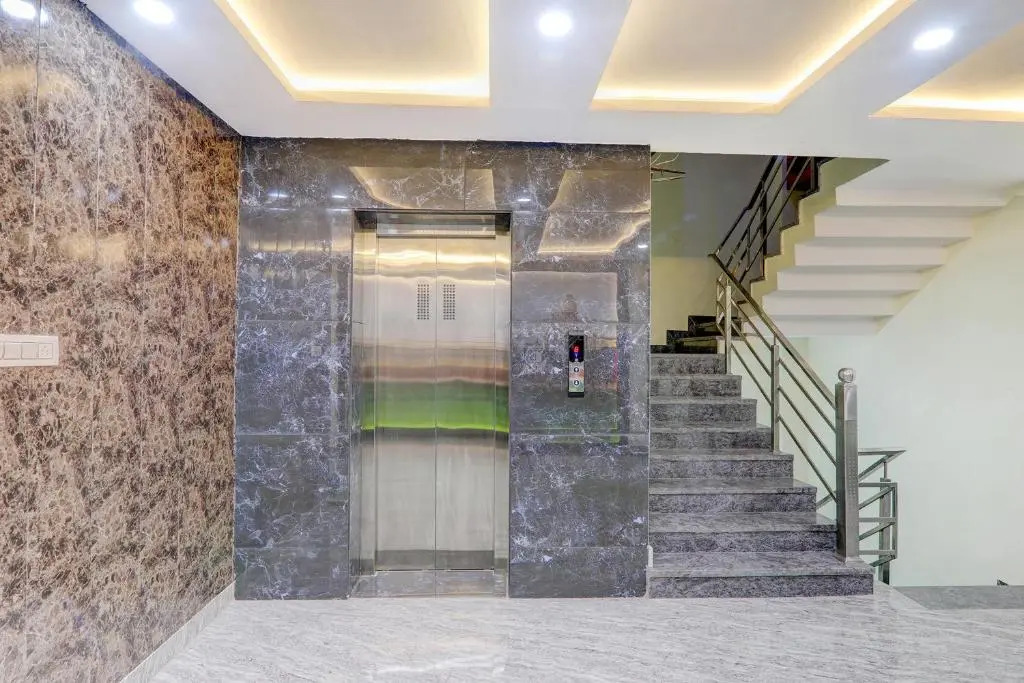 FabHotel SRG Inn