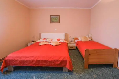 Apartments Pr Fajfarju