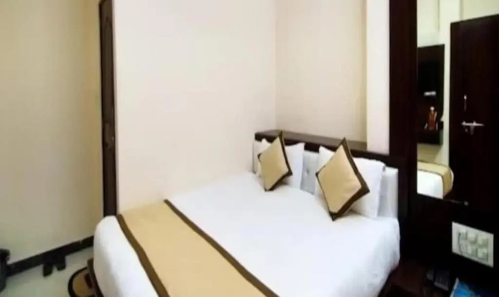 Fabhotel Ambuj