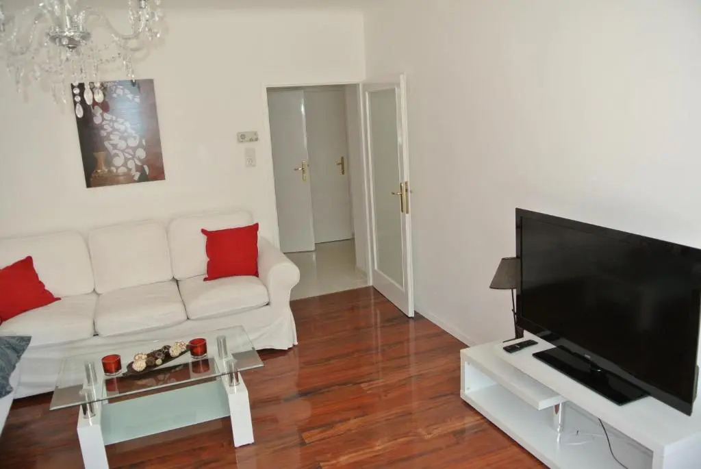 Apartment Paradies - U1 Station altes Landgut