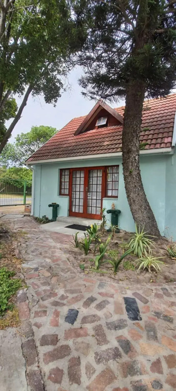 Cozy Cottage +/- 500m from the beach