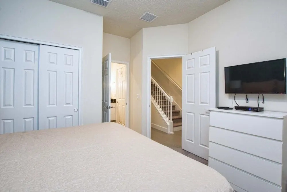 Beautiful House, Private Splash Pool, Balcony Off Master Suite, Free Wifi!!! 3 Bedroom Townhouse by RedAwning