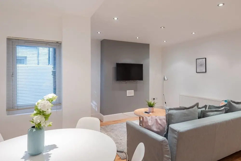 Newly Refurbished 1 Bedroom for 4 in Chelsea