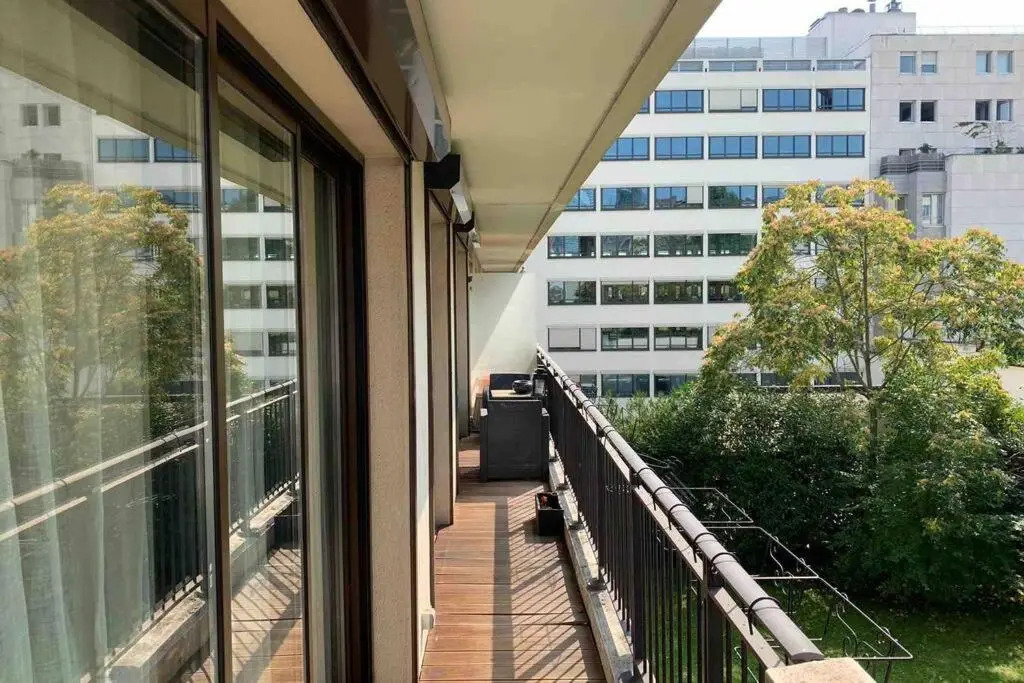 George Apartment in Neuilly