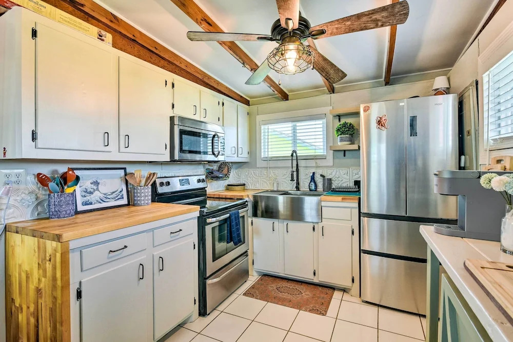 Steps to Sand: Surfside Beach Gem w/ Large Yard