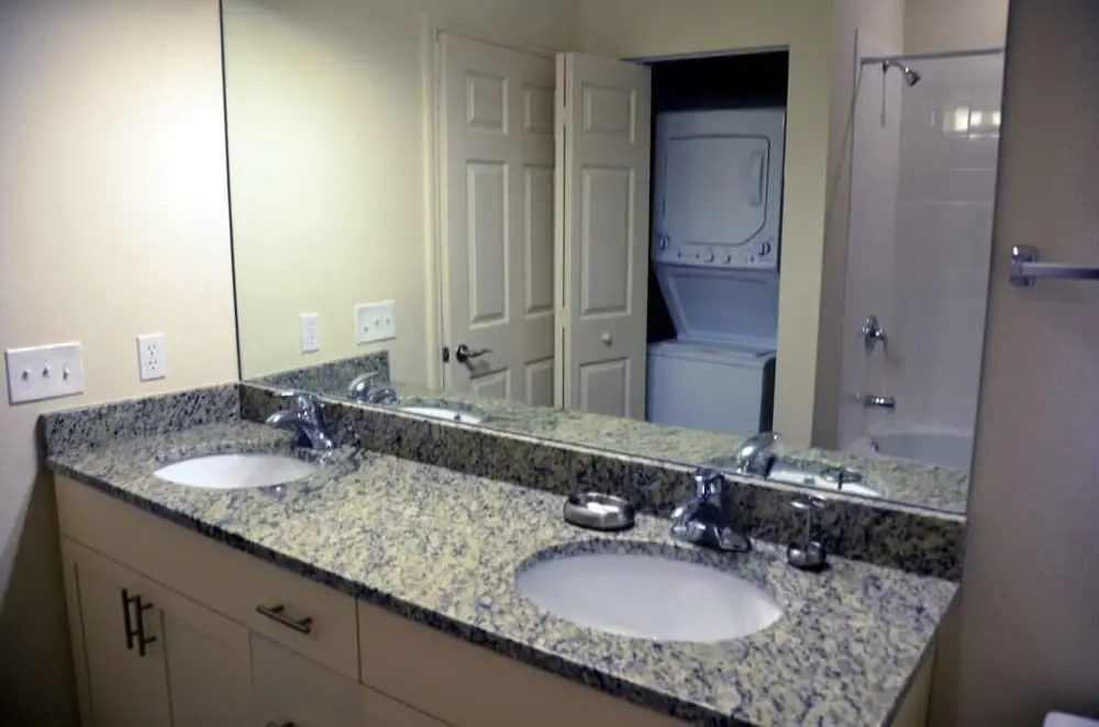 November Promo at Lucaya 3 Beds 2 Baths Id:59007