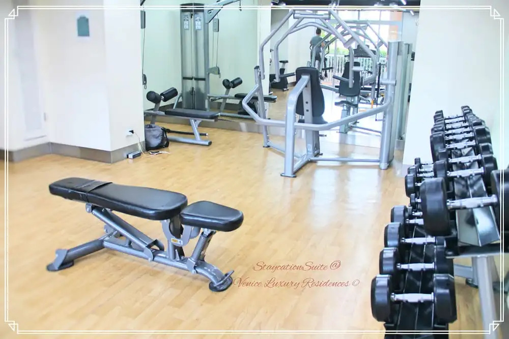 7th Floor Studio Suite W/ Balcony, Free-wifi&netflix next to Grand Canal Mall