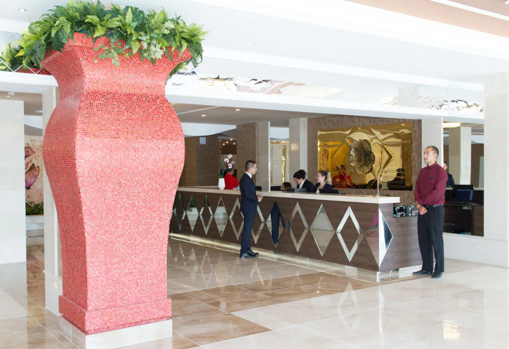 Europe Hotel & Casino All Inclusive