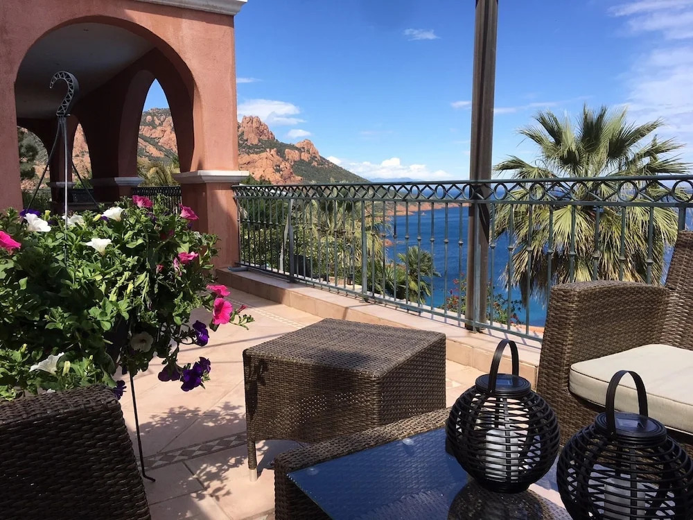 Villa in Anthéor, With Stunning sea Views and Private Swimming Pool