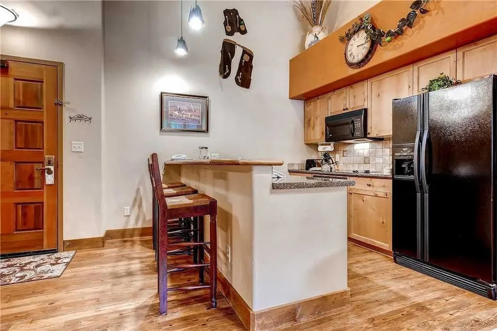 Tl2311 Great Views in This Beautiful Top Floor Home! - Winter Specials!