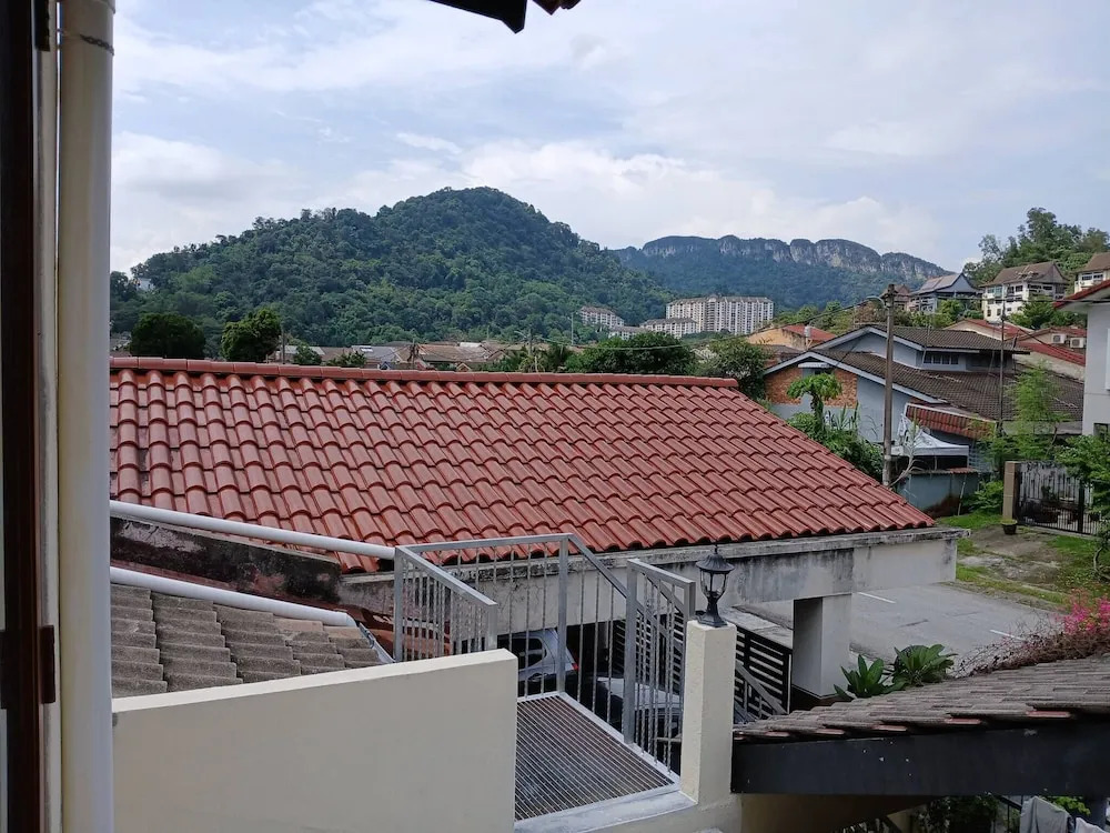 Serene Mountain Retreat in KL - Entire House for Rent