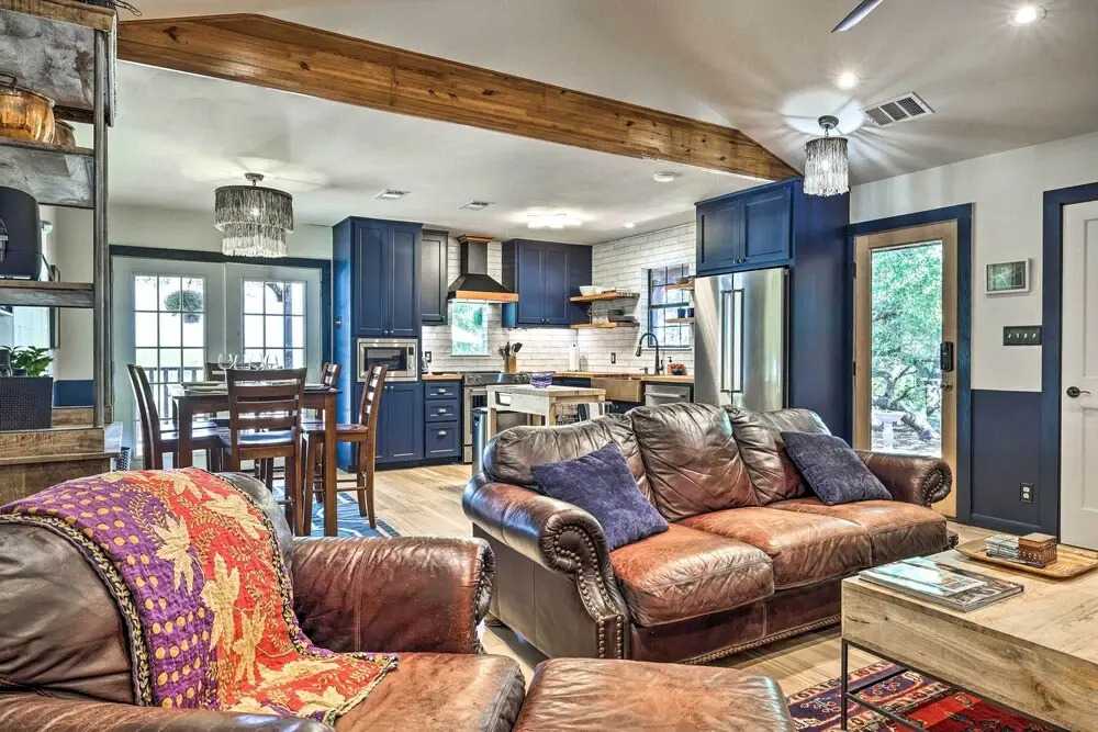 Dripping Springs Cabin w/ Pool, Hill Country Views