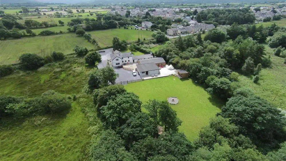 Great House for Large Groups, Lots of Space and Large Garden