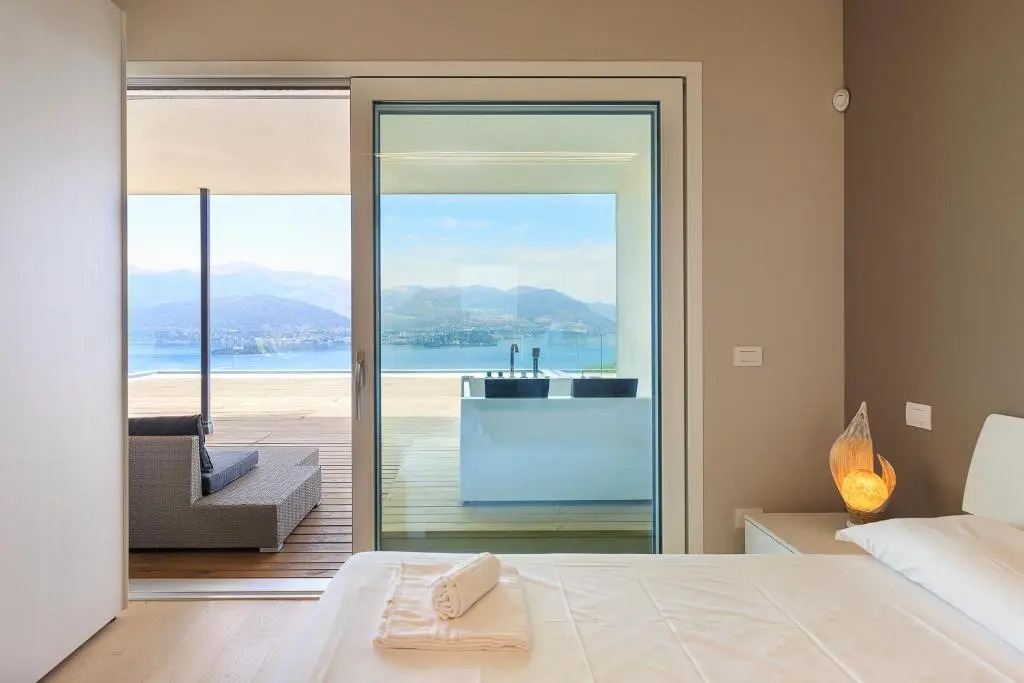 Skylake Penthouse by Impero House