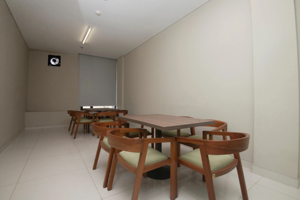 RedDoorz Plus @ Jakarta International Equestrian Park