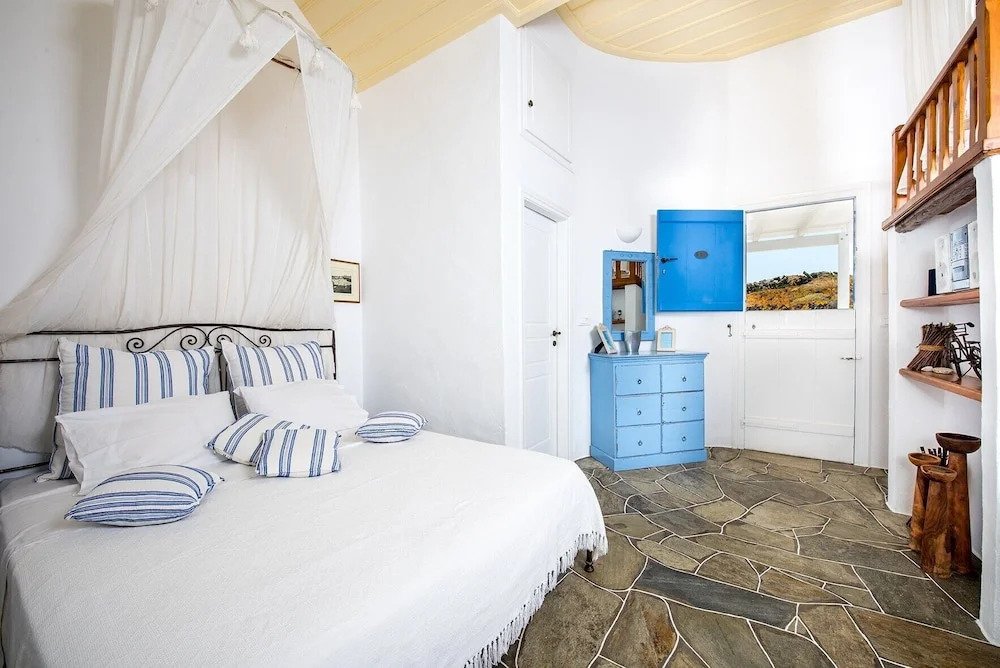 Lighthouse Hotel