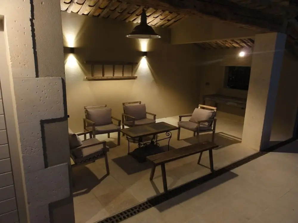 Lush Home in L'isle-sur-la-sorgue With Swimming Pool