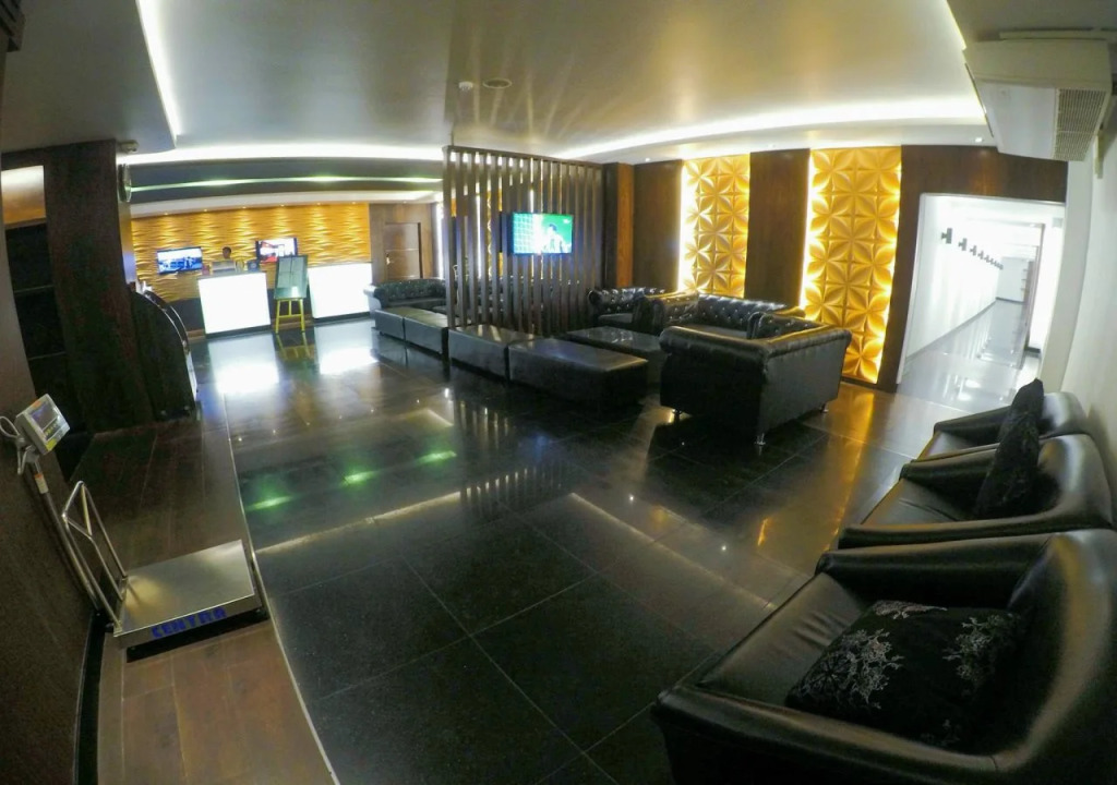 Clover Suites Royal Lake Yangon