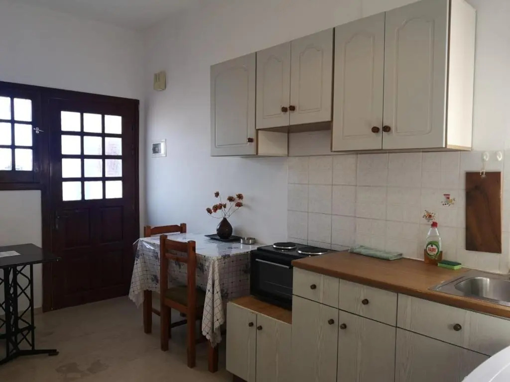 Yannas Apartments