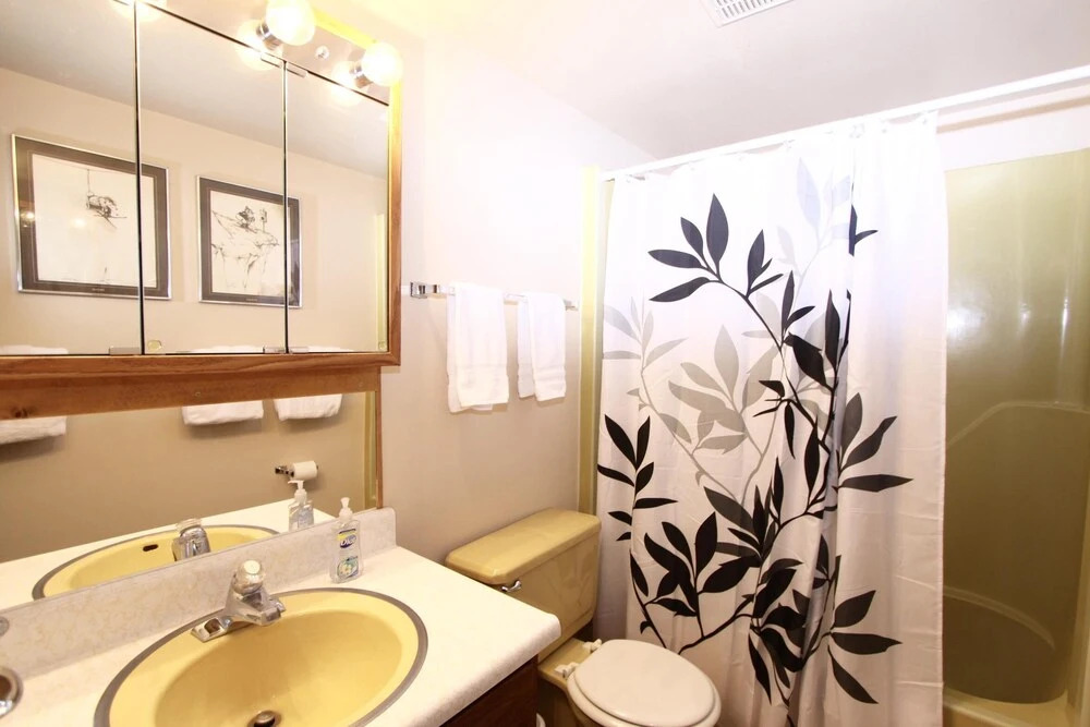 Meadow Ridge Court 5 Unit 3 2 Bedroom Condo