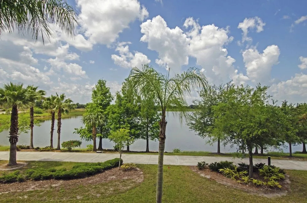 3BD 2BA Sleeps 8 Platinum RVC30203 Bedroom RHOF