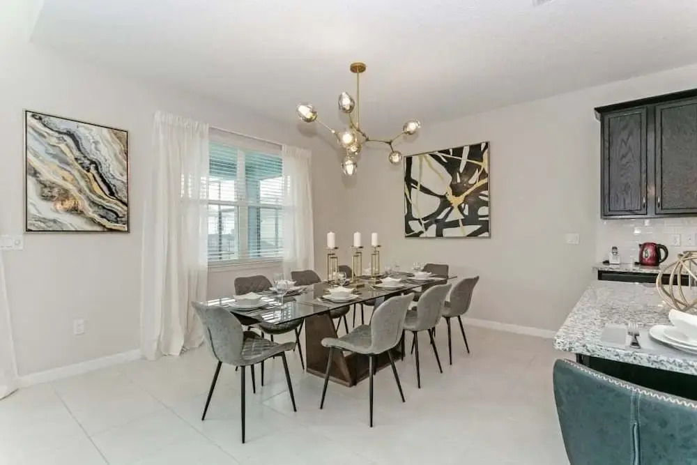 Luxury High Ceilings Pool, Spa Beautiful Home! 6 Bedroom Villa