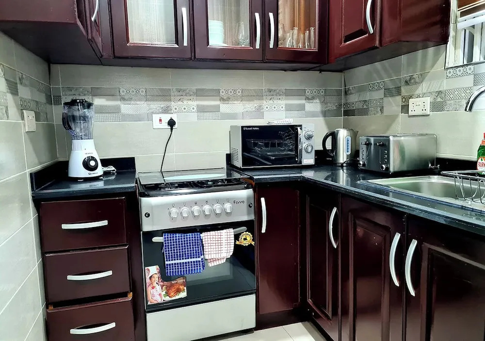 Gorgeous Quiet & Comfy Close to Highway