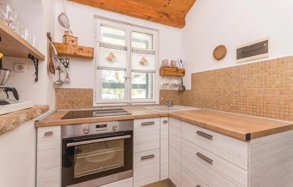Beautiful Home in Zdrelac With Wifi and 1 Bedrooms