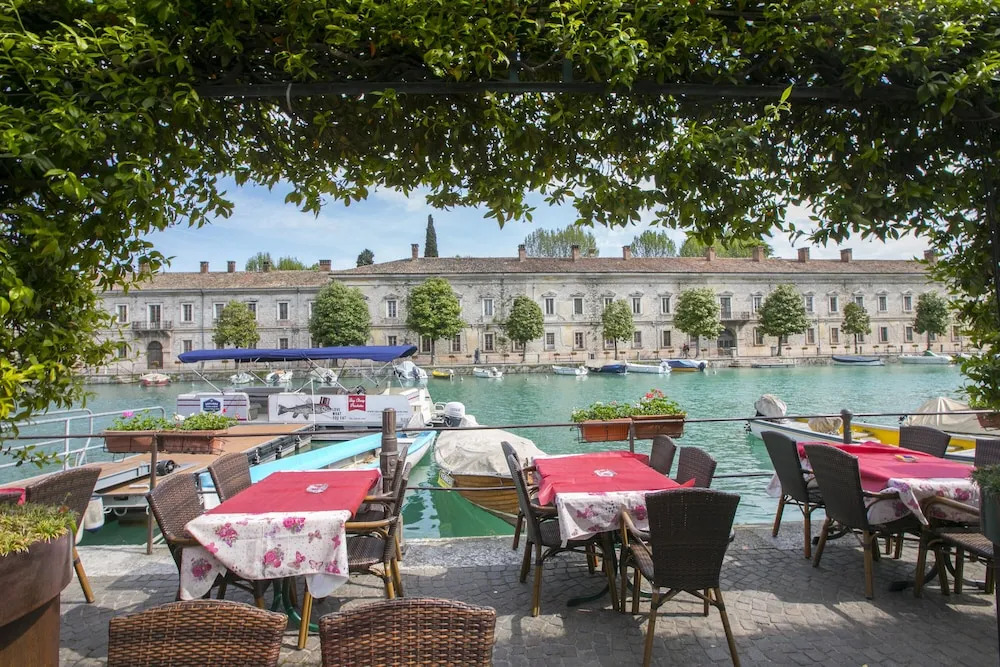 Peschiera 200m From Lake With Pool
