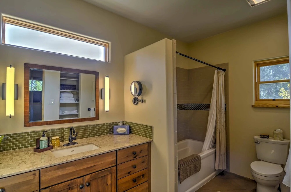Hidden Santa Fe Gem - Nestled in Tesuque Hills!