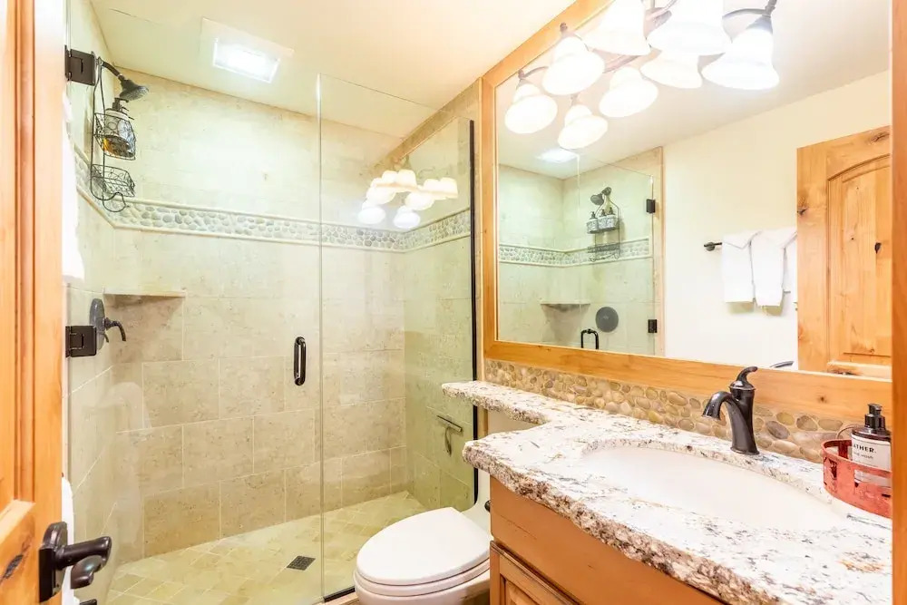 Beautiful Mountain 2 Bedroom Ski-In/Ski-Out in Ski Trails by RedAwning Save 10% on 3 Nights, 15% on 5 Nights!