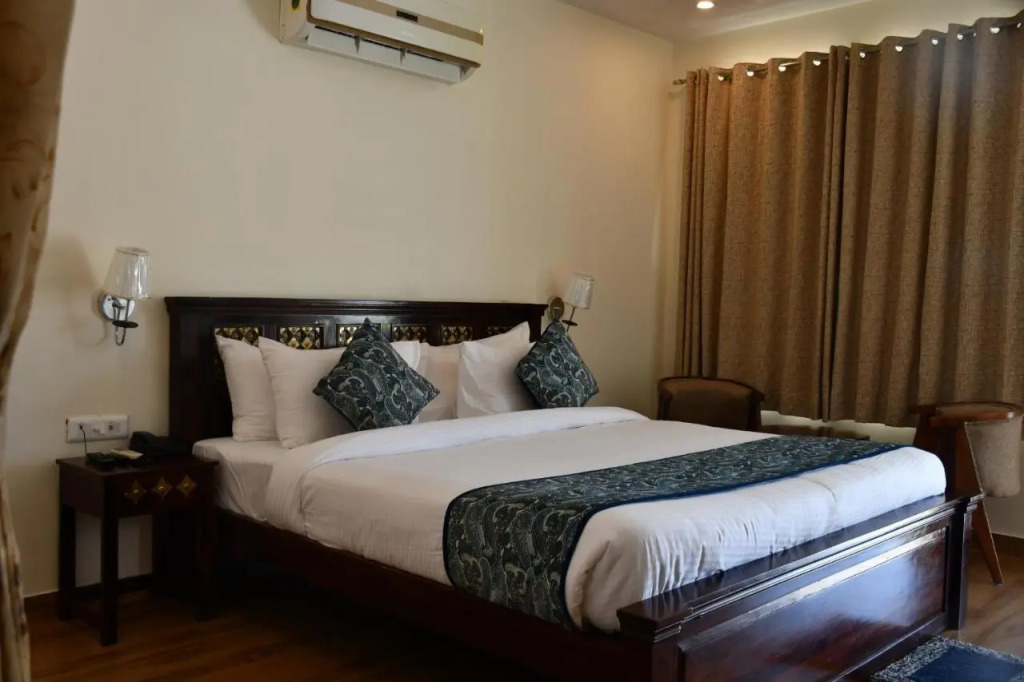Neelkanth Forest Retreat