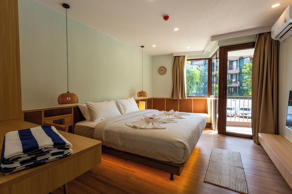 Prime Location 1BR New Condo C269