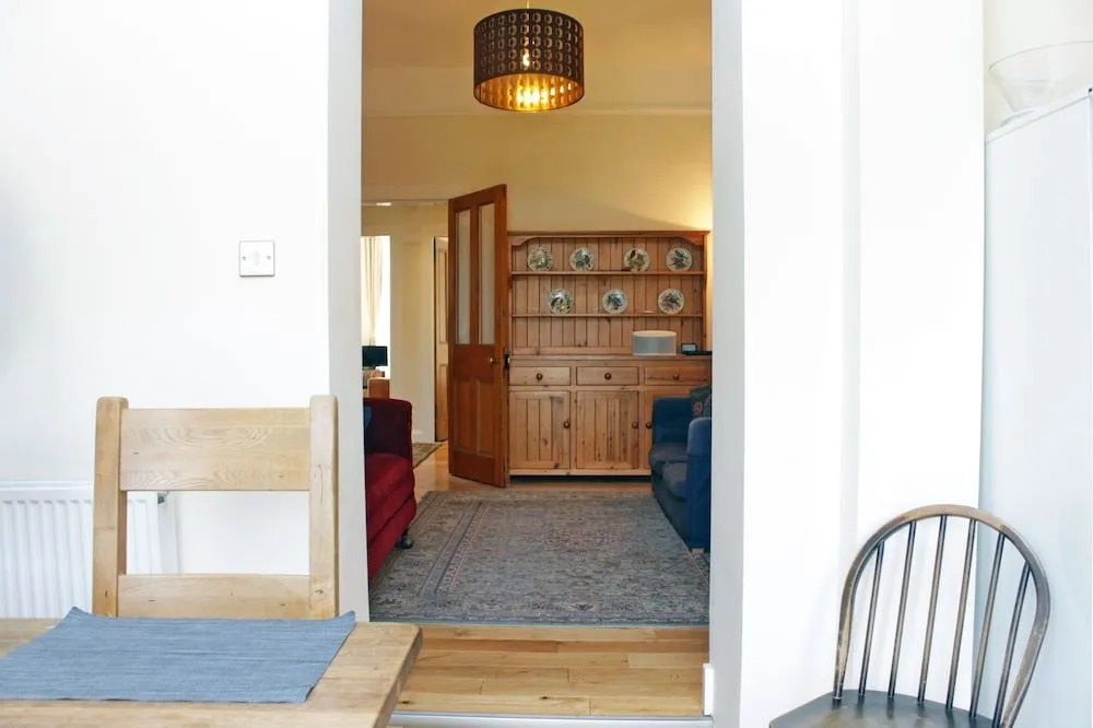 Silver Lining - Gilmore Place Apartment