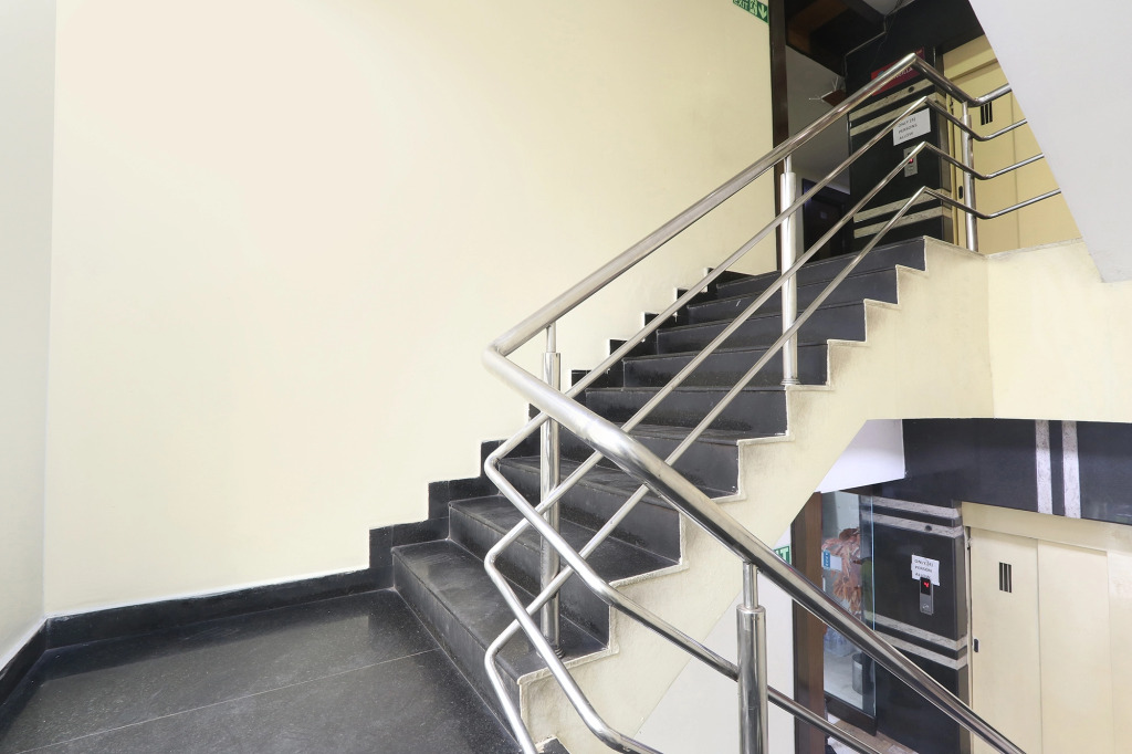 OYO 6648 Hotel Royal Residency