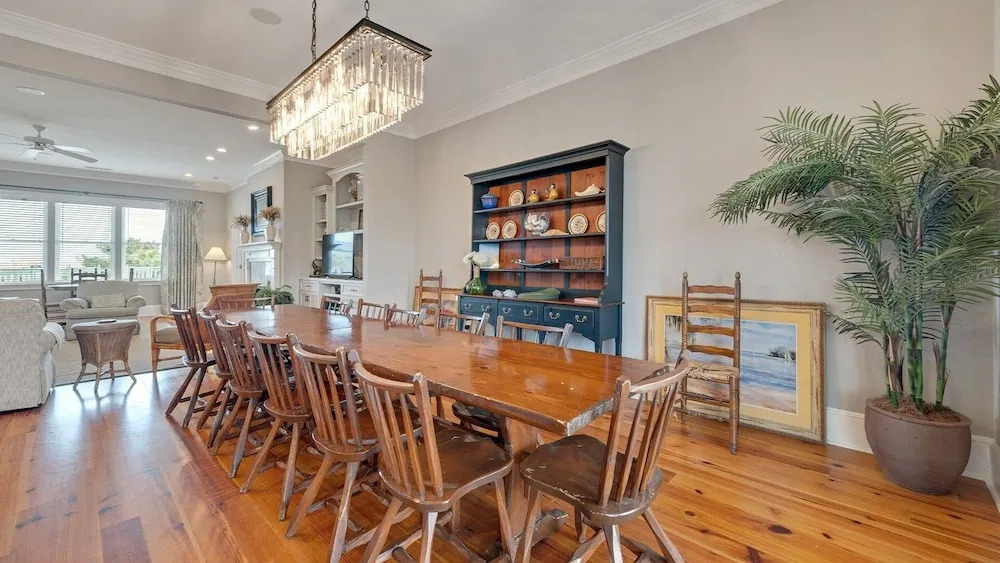 Sprawling Home Close To The Beach 8 Bedroom Home by Peace Vacations