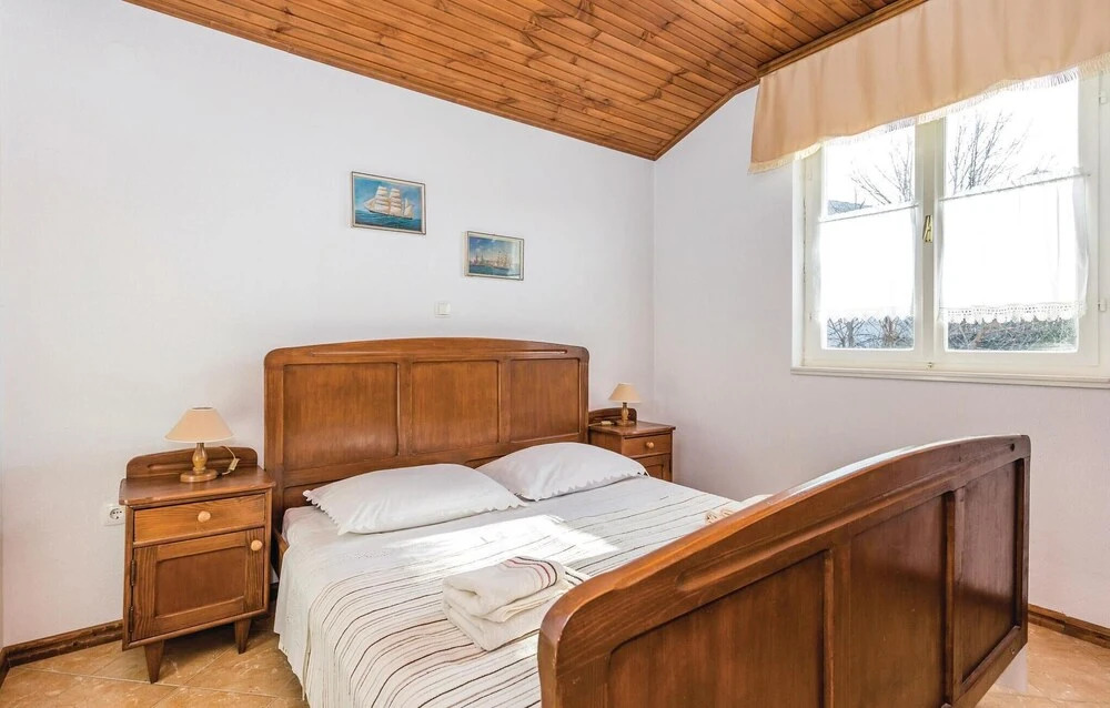 Beautiful Home in Banjol With Wifi and 2 Bedrooms