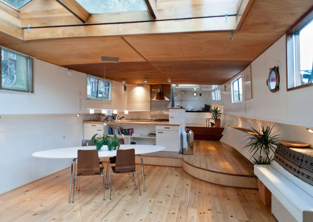 Houseboat apartments - Canal Belt East area